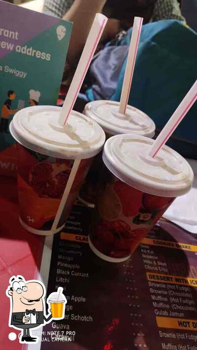 Order different beverages served at Goluptious