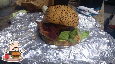 Peça um hambúrguer no Garagem 281