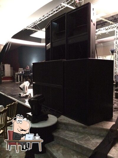 Découvrez l'intérieur de Show Case