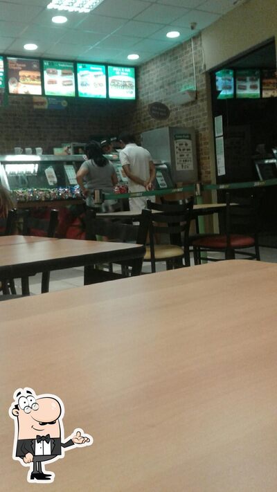 Veja imagens do interior do Subway