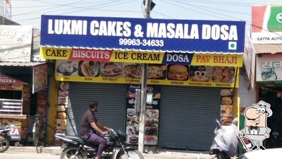 The outside area is an important feature of Luxmi Cakes & Masala Dosa