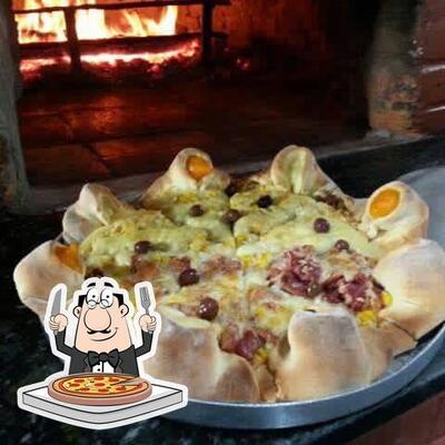 Escolha diferentes variedades de pizza