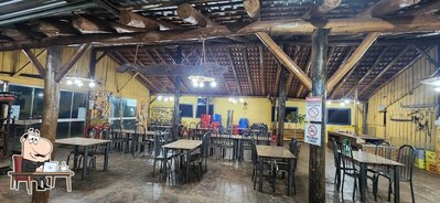 Veja imagens do interior do Restaurante Paineira