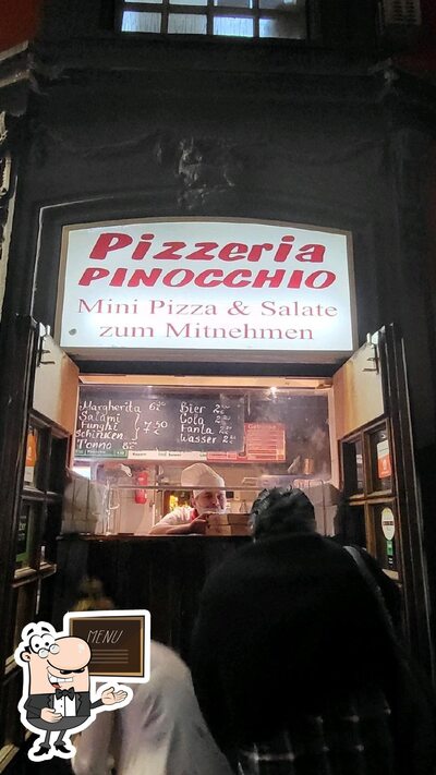 Essayez les plats du jour affichés sur le tableau
