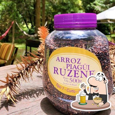 Dona Chica na Floresta offerece uma opção de cervejas