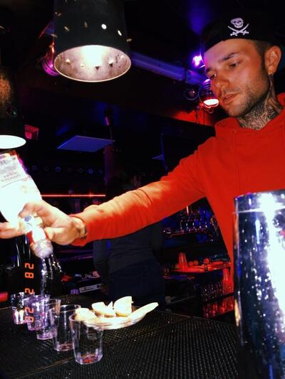 Chiedi al barista se vuoi un cocktail