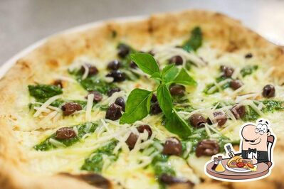 A Pizzeria Elide Conetta, puoi assaggiare una bella pizza