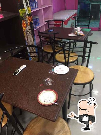 Check out how Cake Express looks inside