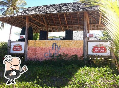 Desfrute da vista do exterior Fly Club Music Bar