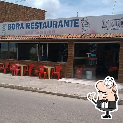 Veja imagens do interior do Bora Restaurante