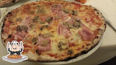 A Vecchi Ricordi, puoi prenderti una bella pizza
