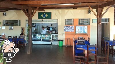 O interior do Ranchonete da balsa
