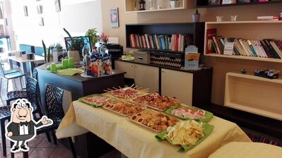 Siediti a un tavolo di LiBar