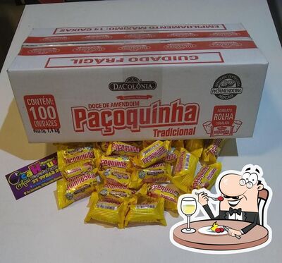 Comida em Distribuidora Oca House