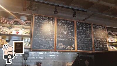 Dê uma olhada nos menu no quadro negro