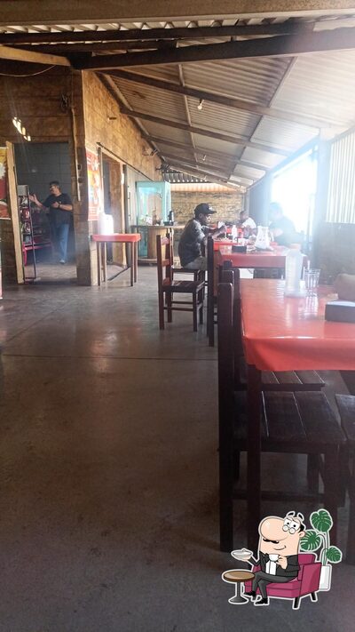 O interior do Restaurante Costelão