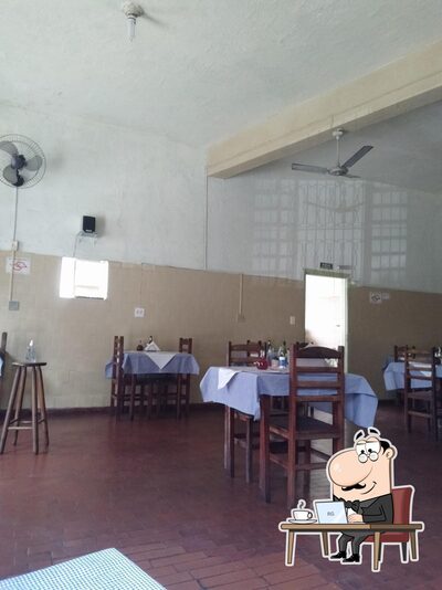 O interior do Restaurante Floresta