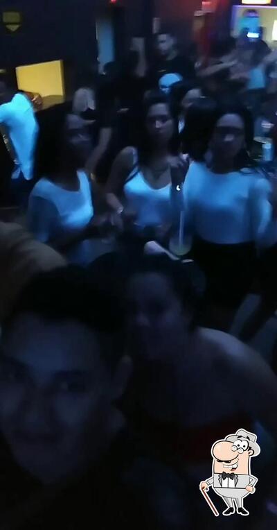 Você pode espairecer no exterior Castelo Lounge Bar