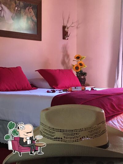 Veja imagens do interior do Pousada do Tropeiro - Restaurante - Cachaçaria - Pesqueiro