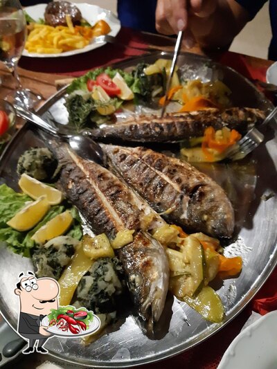 I clienti di Lero Restaurant possono godersi diversi piatti di mare