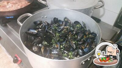 Scegli tra i vari piatti di mare offerti al pub & bar Cafebleu Di Montebello Salvatore