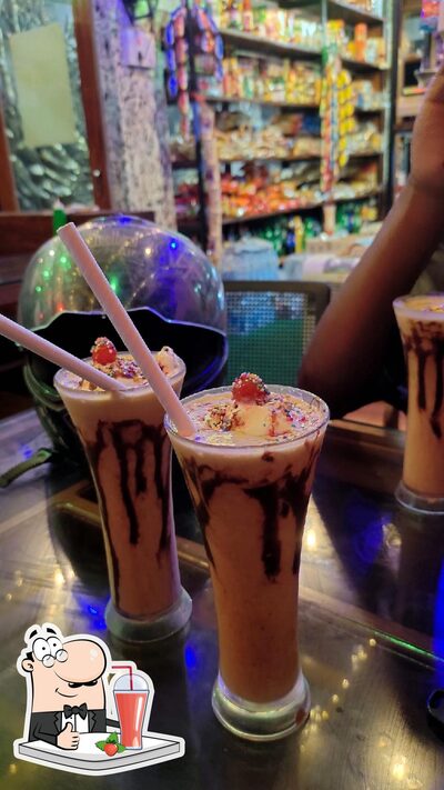 Try out different drinks available at Cafe lilliput