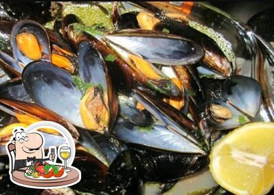 Degusta i sapori della cucina di mare al pub & bar BAR 2000 via S.Pietro 34 Valleggia Sv
