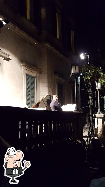 Siediti a un tavolo di Bar 900