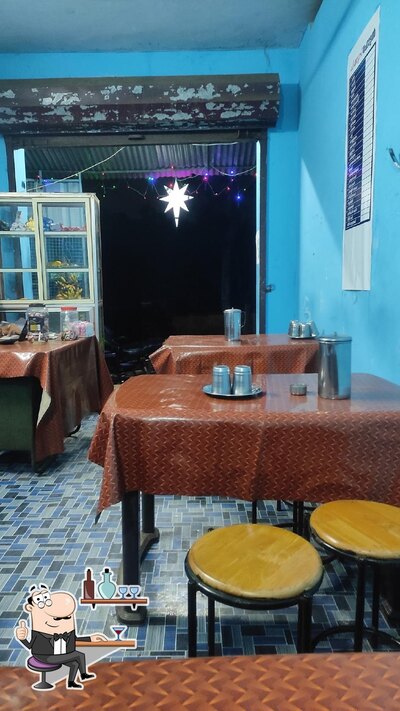 Check out how Chickoos Food looks inside