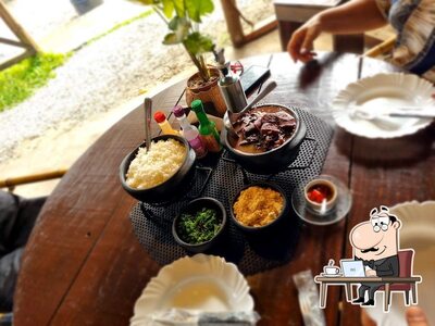 Veja imagens do interior do Quitutes com Sabor
