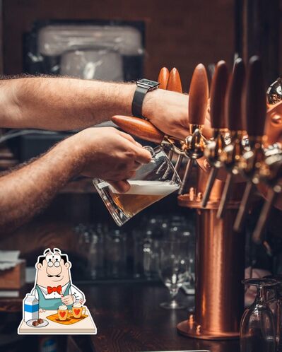 Venha provar diferentes bebidas servidos no Donk Chopp Ashby Amparo