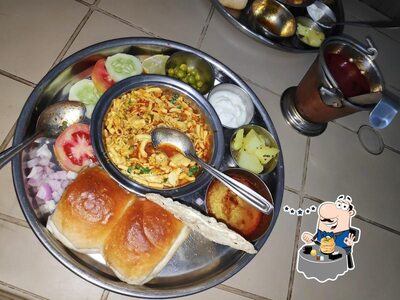 Food at Hotel Shriyoga ( हॉटेल।।श्री योग।।) मिसळ स्पेशल
