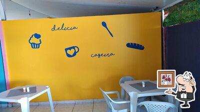 O interior do Bom Recheio Cozinha e Confeitaria