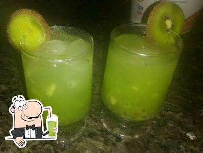 Desfrute de um drinque no Benicio's Bar