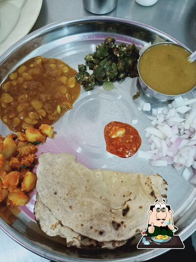 Meals at GAYTRI CLUB