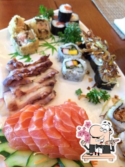 Presenteie-se com sushi no Japa Temaki
