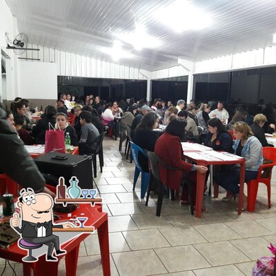 O interior do Restaurante Nossa Senhora Aparecida Corbélia pr