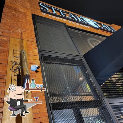 Veja imagens do interior do Steak Lau