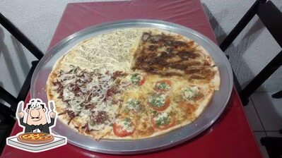 No Praça Da Pizza, você pode pedir pizza