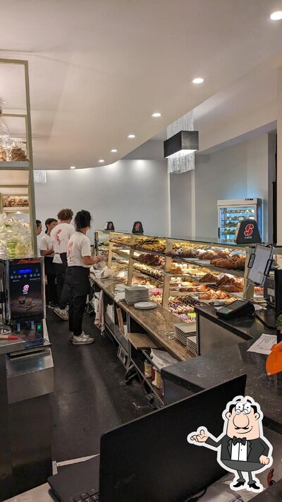 Dai un'occhiata agli interni di La Deliziosa Bar Pasticceria e Gelateria Artigianale