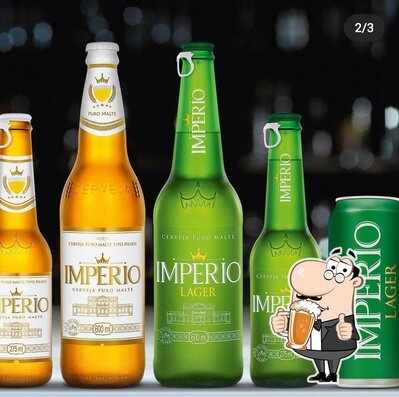 Desfute uma tulipa de cerveja leve ou escura