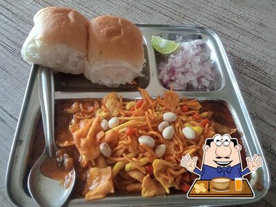 Food at Rayyan snacks