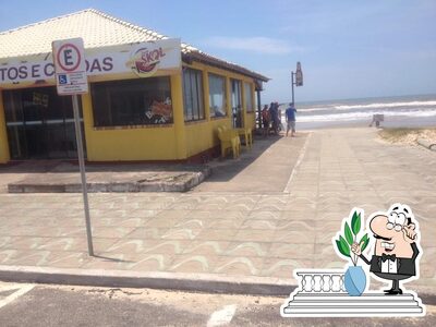 Descubra a área externa do Restaurante Brotos e Coroas