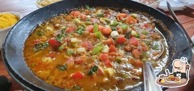 No Restaurante Do Barrozo, você pode pedir pizza
