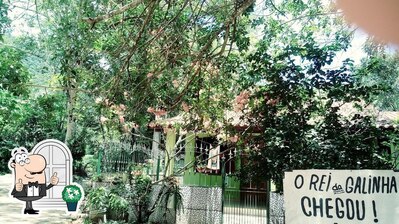 a parte exterior é uma característica importante do O Rei da Galinha Caipira
