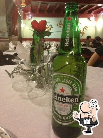 Goditi qualcosa da bere al ristorante Grande Cina