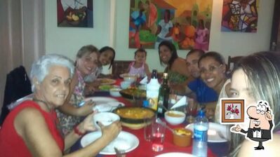 O interior do Mania de Comer