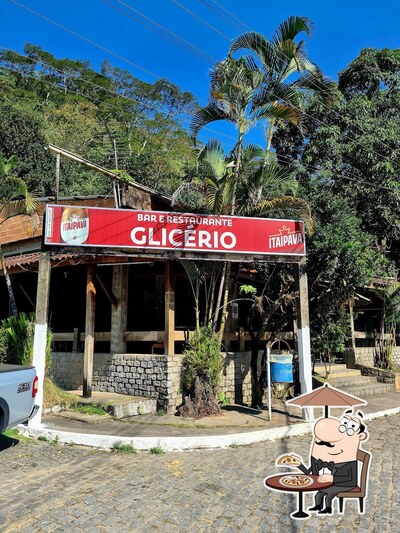 a parte exterior é uma característica importante do Bar e Restaurante Glicerio