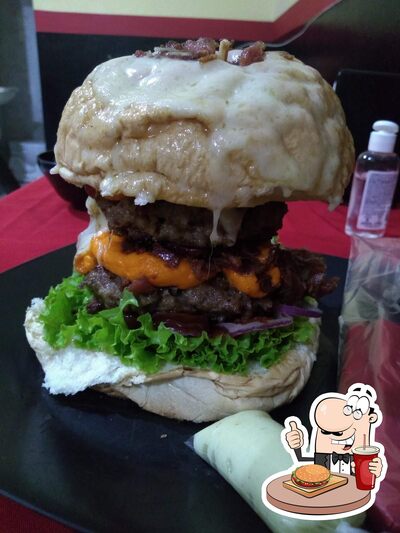 Os hambúrgueres do Jefinho Lanches irão satisfazer diferentes gostos