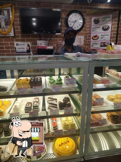 The exterior of Monginis Cake Shop